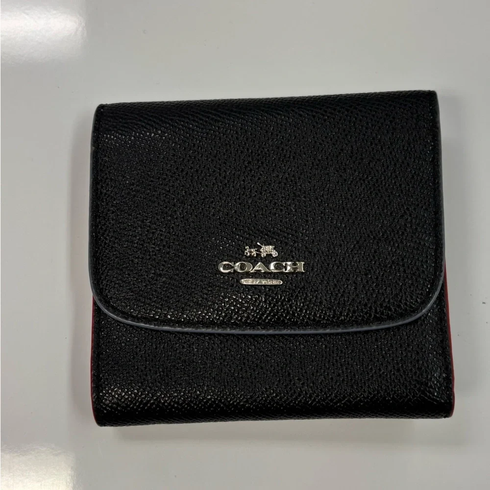 Coach Black Textured Leather Wallet. New with Tags. Floral inside design